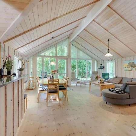 Elita - 1-7km From The Sea In Ne Jutland By Interhome Hals